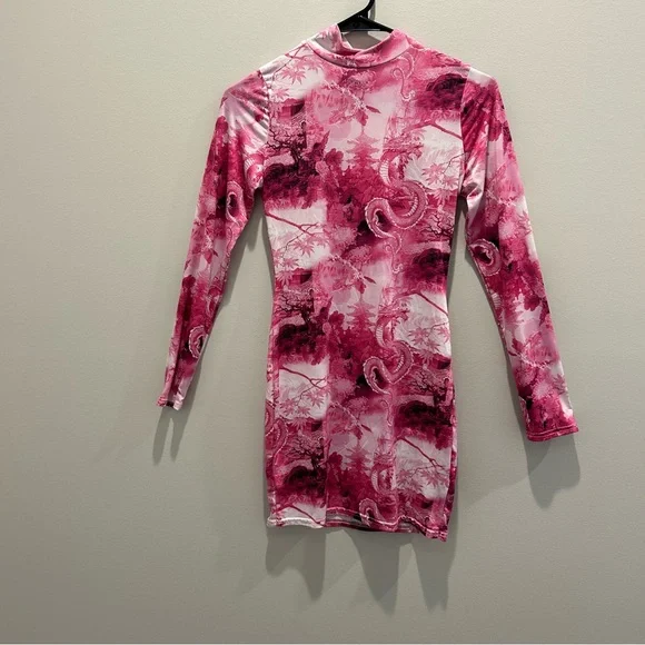 Pretty Little Thing Bodycon dress - SZ 4 Long sleeve - Picture 1 of 4